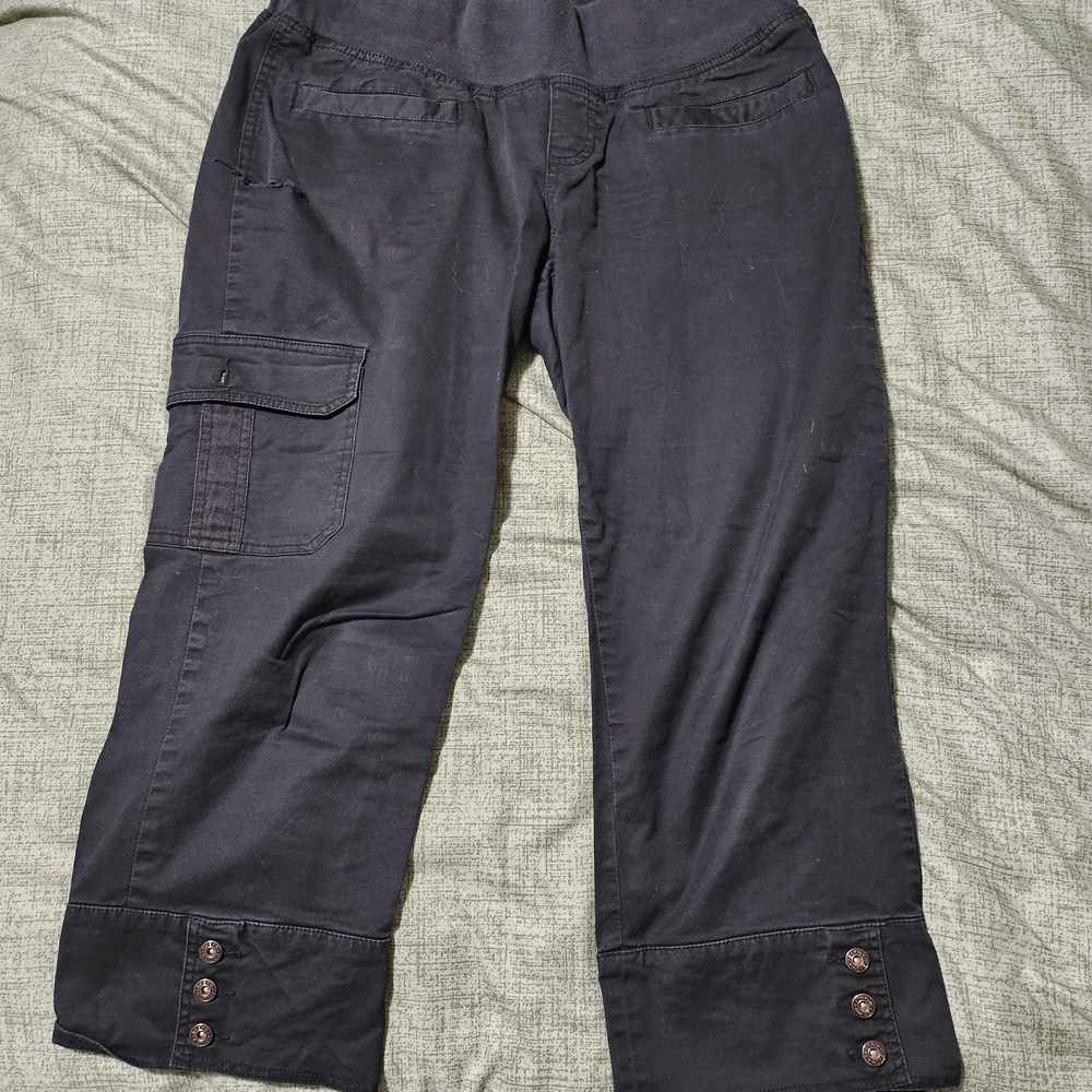 Black Maternity Capris